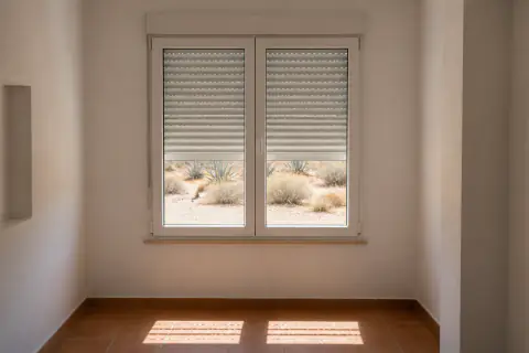 Integrated roller shutter